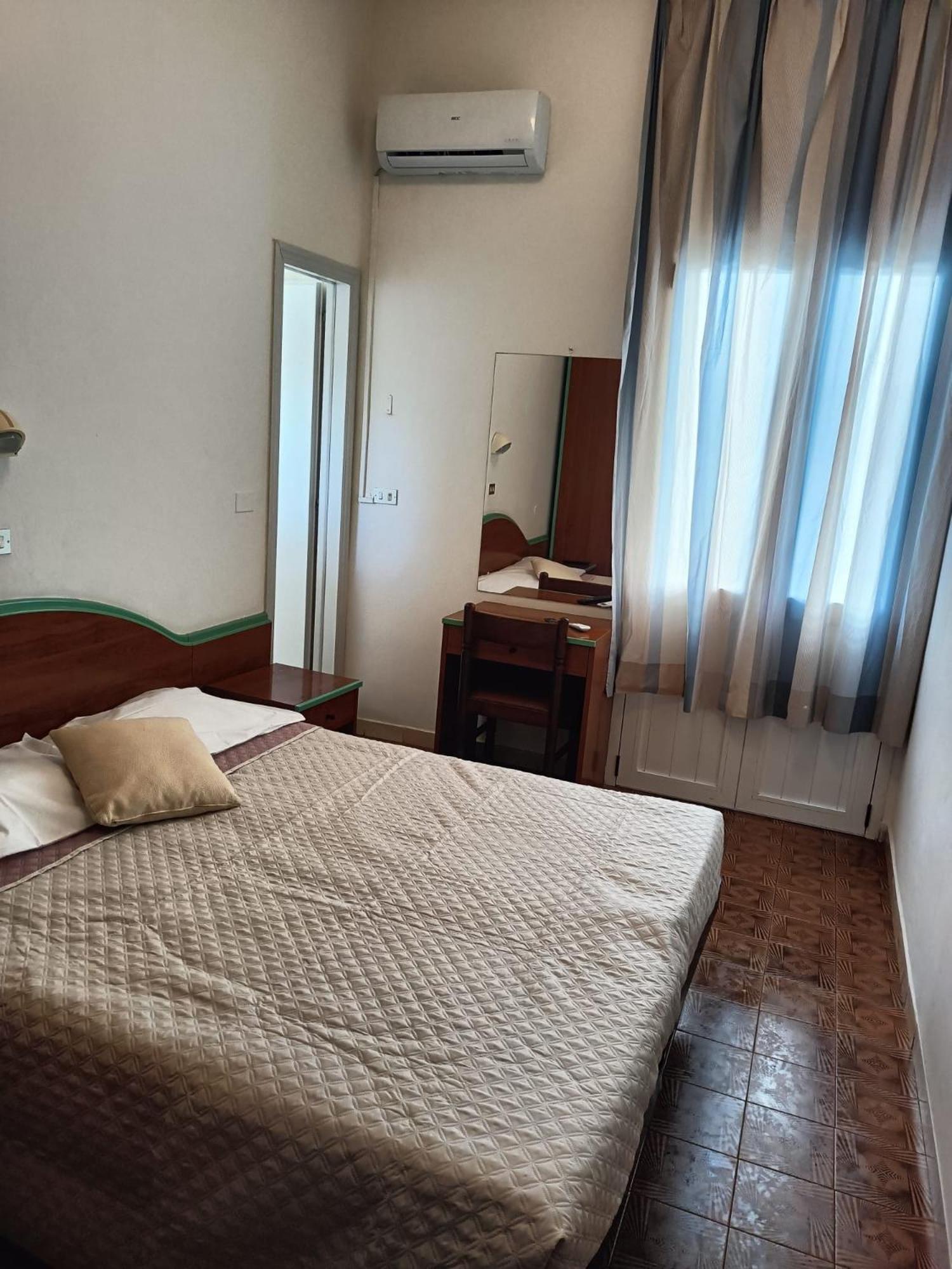 Cristina Hotel